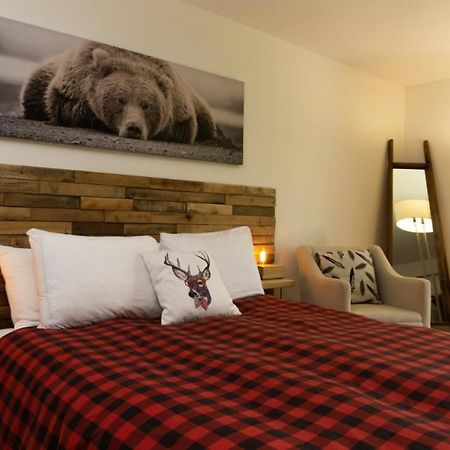 Condo Hotel Au Pied Du Mont Orford Экстерьер фото