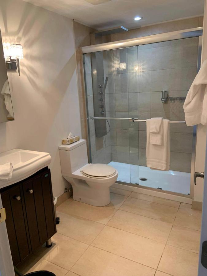 Condo Hotel Au Pied Du Mont Orford Экстерьер фото