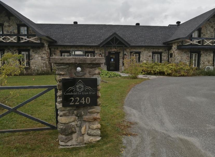 Condo Hotel Au Pied Du Mont Orford Экстерьер фото