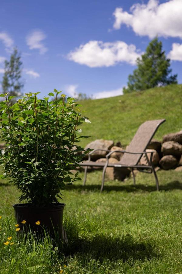 Condo Hotel Au Pied Du Mont Orford Экстерьер фото
