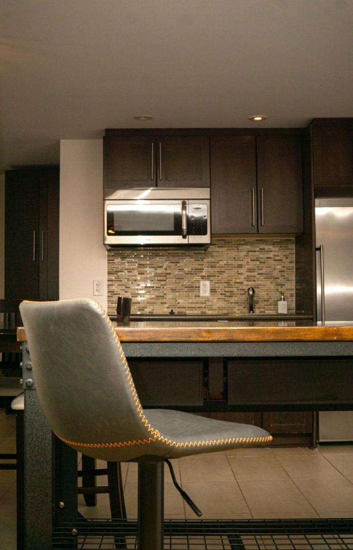 Condo Hotel Au Pied Du Mont Orford Экстерьер фото