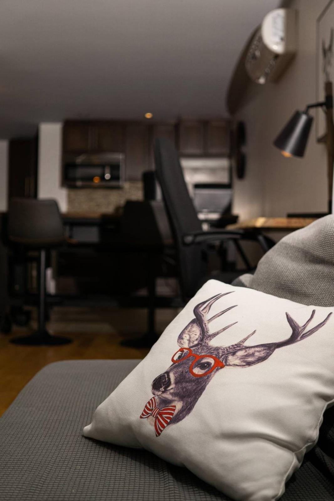 Condo Hotel Au Pied Du Mont Orford Экстерьер фото