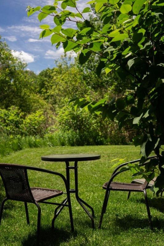 Condo Hotel Au Pied Du Mont Orford Экстерьер фото